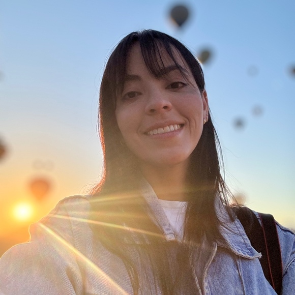 Meet your Posher, Laura - Picture 1 of 1